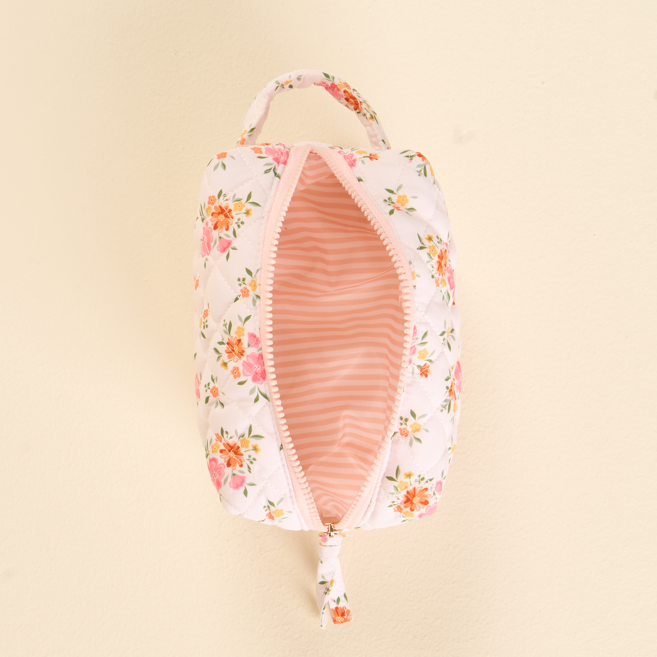 Essentials Quilted Cosmetic Pouch–Endless Daydream Cream